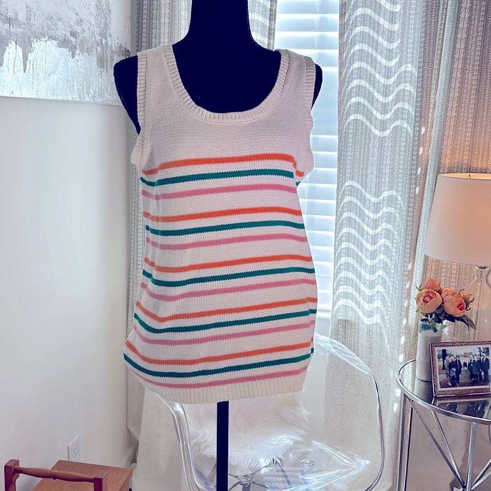 Skies are blue Tank sweater. Size medium